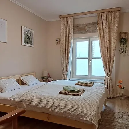Apartment Igali Varazs 150 Meter A Fuerdotol Igal
