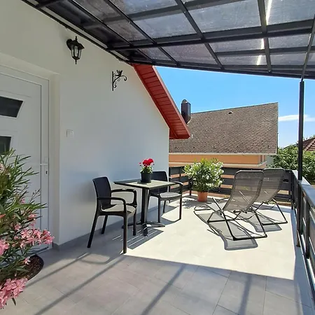 Apartman Igali Varázs 150 Méter A Fürdőtől Igal