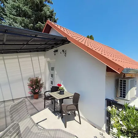 Apartman Igali Varázs 150 Méter A Fürdőtől